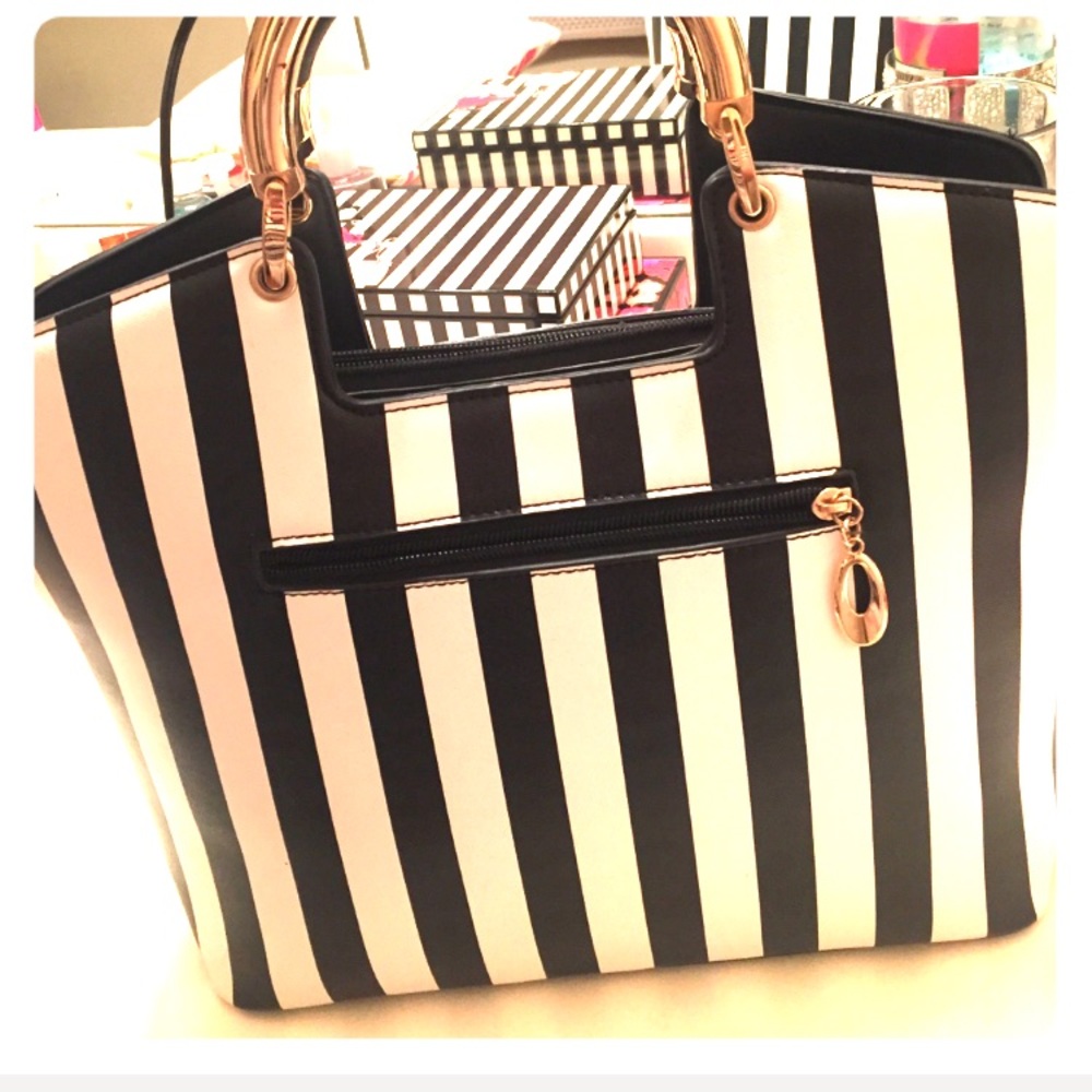 Donated!! ! Like New Black and White Satchel - Picture 3 of 6