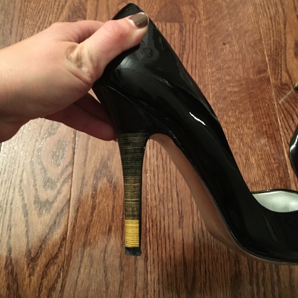 Jessica Simpson - black, patent leather heels - Picture 2 of 4