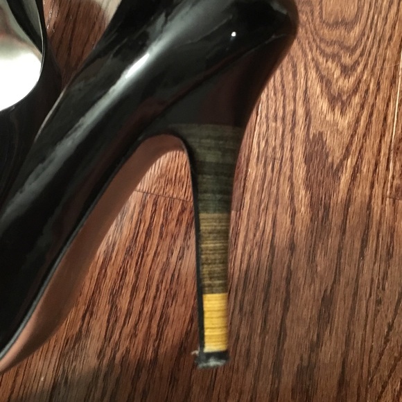 Jessica Simpson - black, patent leather heels - Picture 4 of 4