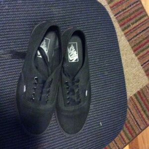 all black vans