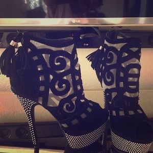 Black peeptoe platform heels