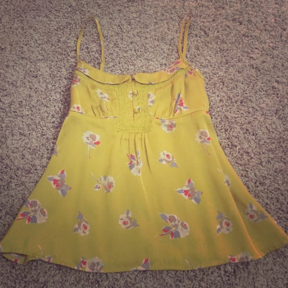 American Eagle yellow floral print silk tank top!