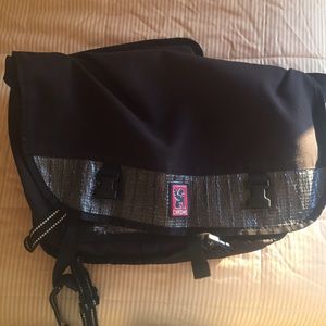 All black Kevlar Citizen messenger w/phone case