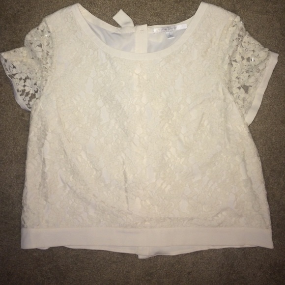 Adorable LC by Lauren Conrad lace top
