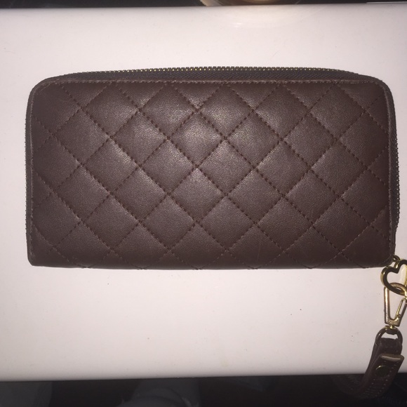 brown/gold wallet 💜