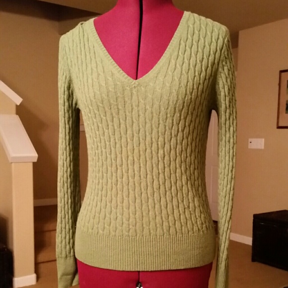 100%GREEN CASHMERE SWEATER