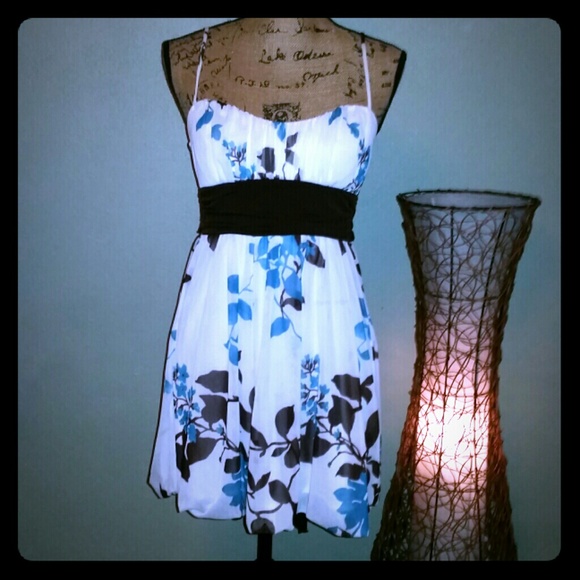 Fun White floral dress