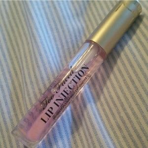 Too Faced lip injection gloss