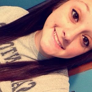 Meet your Posher, Lakinzi