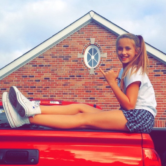 Meet your Posher, Maria - Picture 1 of 1