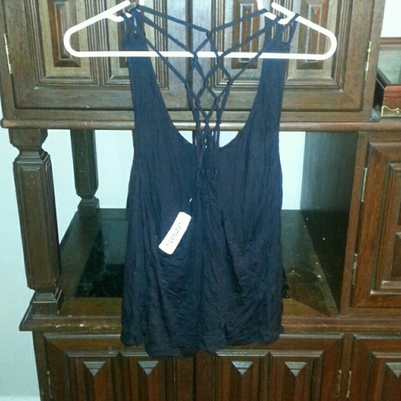 ❌sold in bundle❌Cropped black tank cute back! - Picture 2 of 2