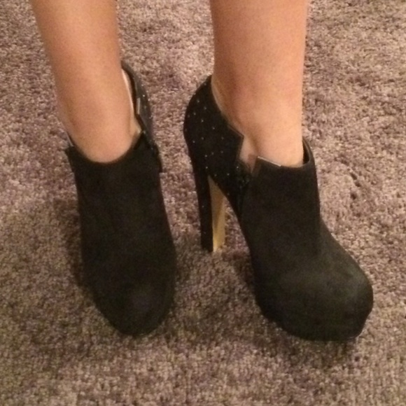 Heels - Picture 4 of 4