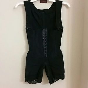 *FLASH SALE* New Ardyss Black Body Magic Size 34