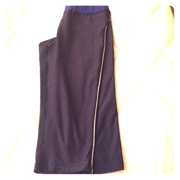 Aerie workout Capri ( I think small )