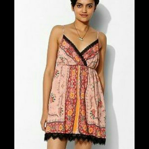 Sale NWT Cope floral lace dress  Urban Outfitters