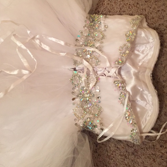 Dress - Picture 2 of 4