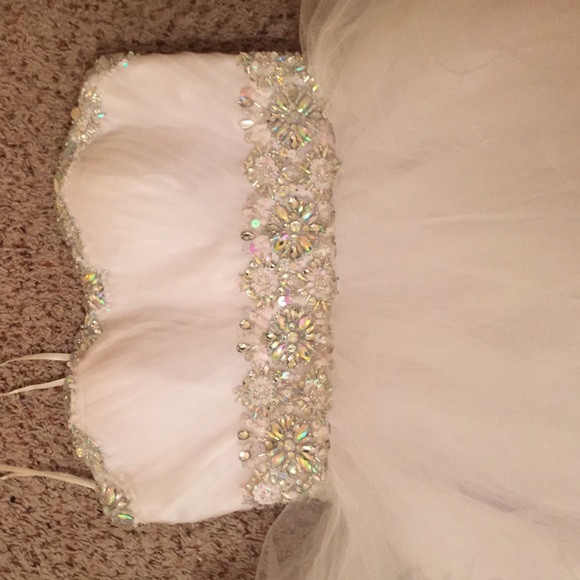 Dress - Picture 3 of 4