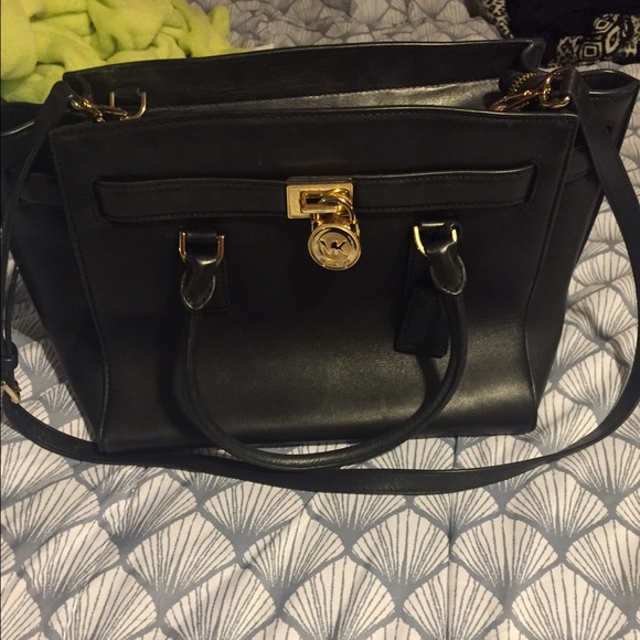 Michael Kors Handbags - Leather Hamilton Tote