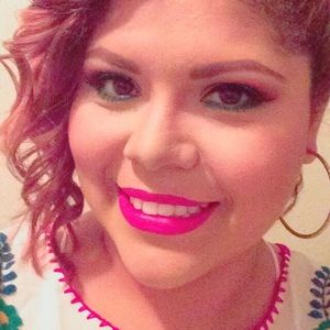 Meet your Posher, Daniela