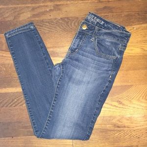 AE medium wash Jeggings!