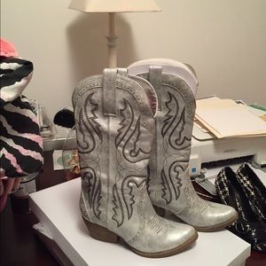 Cowgirl boots 🎈NWOT🎈