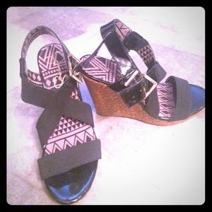 Unworn size 10 Jess Simpson black & wood wedges