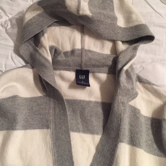 Sweater - Picture 2 of 2