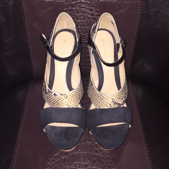 Boutique 9 Snakeskin Pumps!