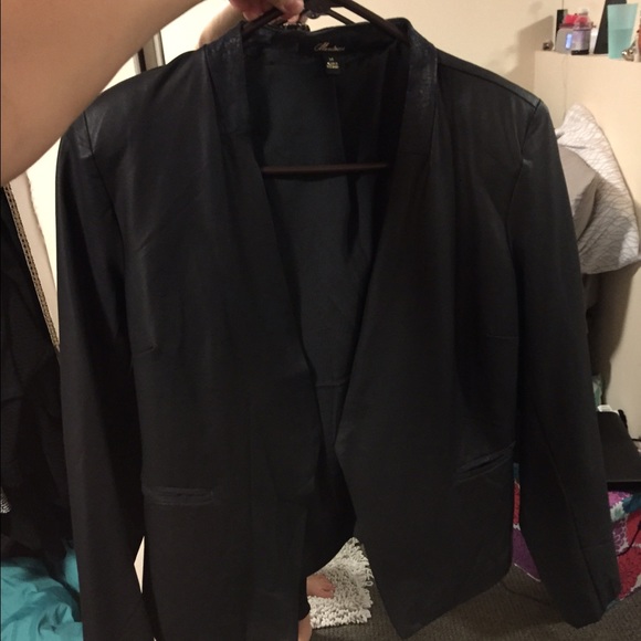 Black blazer - Picture 1 of 2