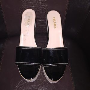 Prada Pumps! Cork bottom. Barley worn!!
