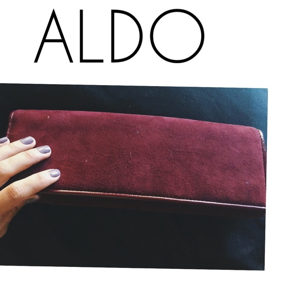 Aldo • Clutch