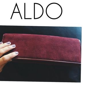 Aldo • Clutch