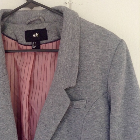 ✨Host Pick✨ Gray H&M blazer with suede elbow pads