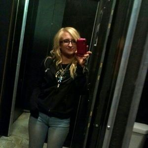 Meet your Posher, Tayler