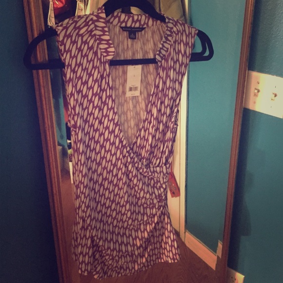 Sleeveless dress top