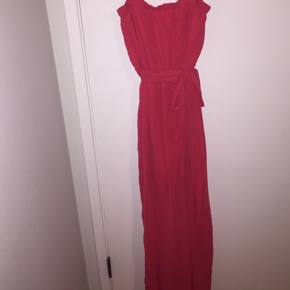 Long dress open on left leg