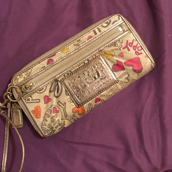 Poppy graffiti coach wallet