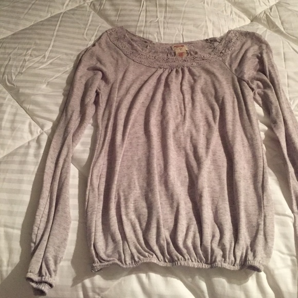 Long sleeve lace collar shirt - Picture 1 of 1