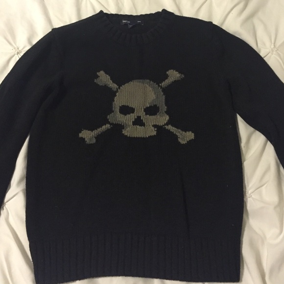 black sckull sweater - Picture 1 of 3