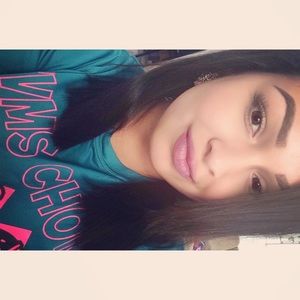 Meet your Posher, Lorraine