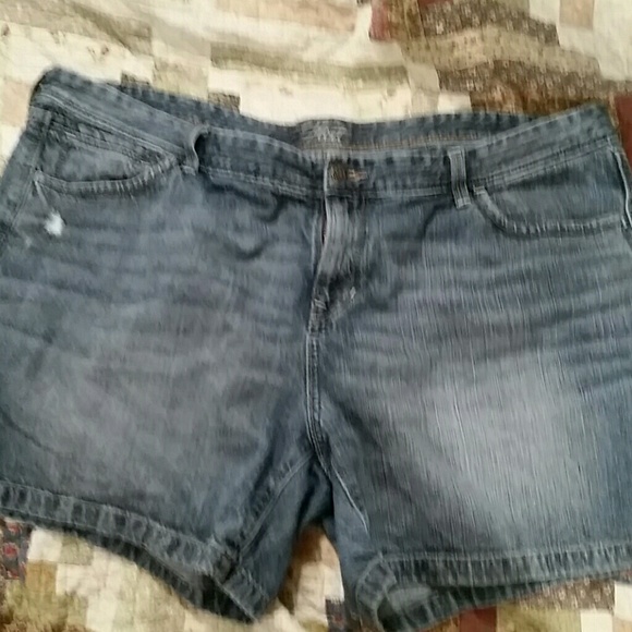 Old navy flirt Jean shorts