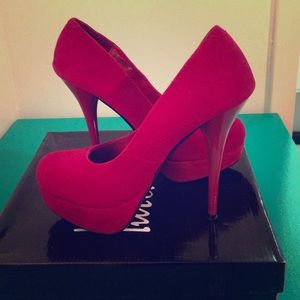 Sky High Red Pumps