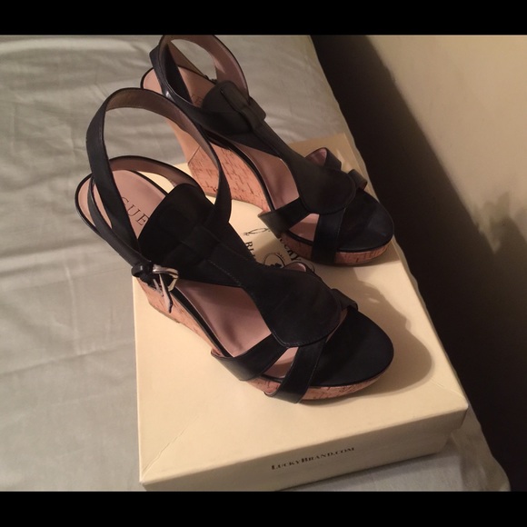 Black sandals - Picture 2 of 3