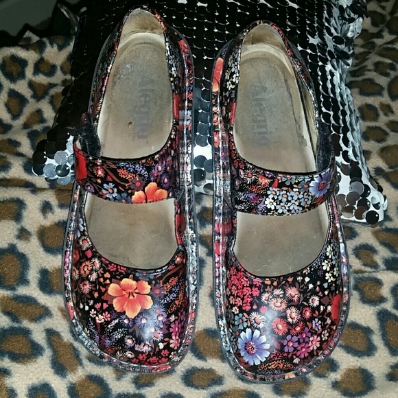 Alegria Paloma Floral Mary Jane Clogs