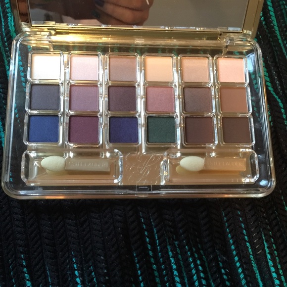 Estee latter 18 piece eyeshadow $$$$ sold$$$ - Picture 2 of 3