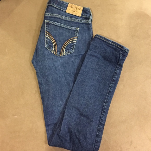 Hollister skinny jeans. 👖