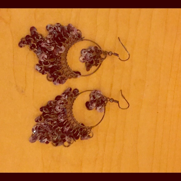 Grey/black dangling earrings