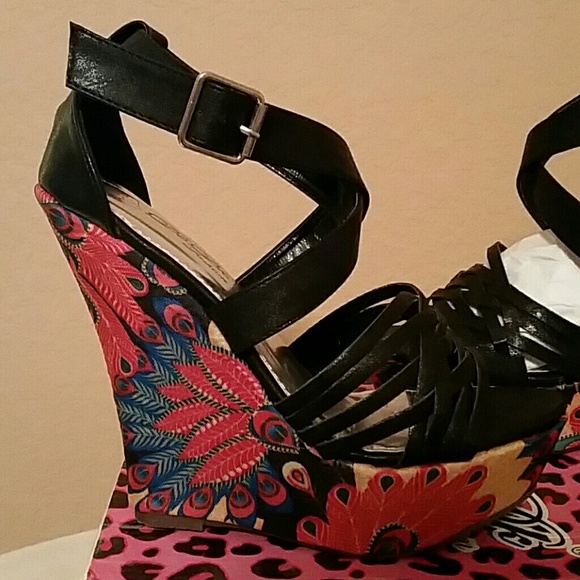 BRAND NEW DBDK WEDGES