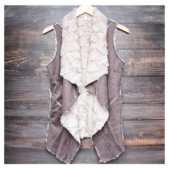 Jennifer's Chic Boutique Jackets & Blazers - • Cozy Fur Vest •
