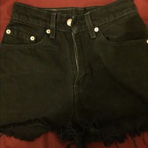 Levi black shorts